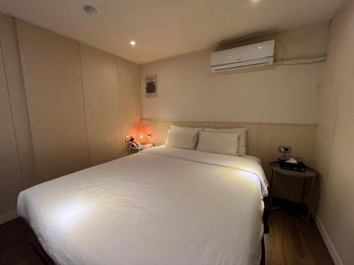 hotel the hit
