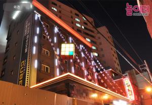 cube hotel
