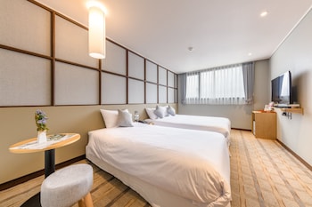 shin shin hotel cheonjiyeon