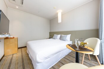 shin shin hotel cheonjiyeon