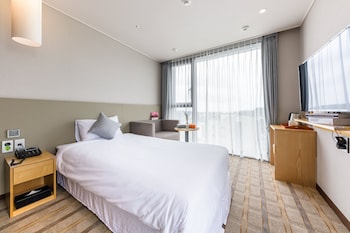 shin shin hotel cheonjiyeon