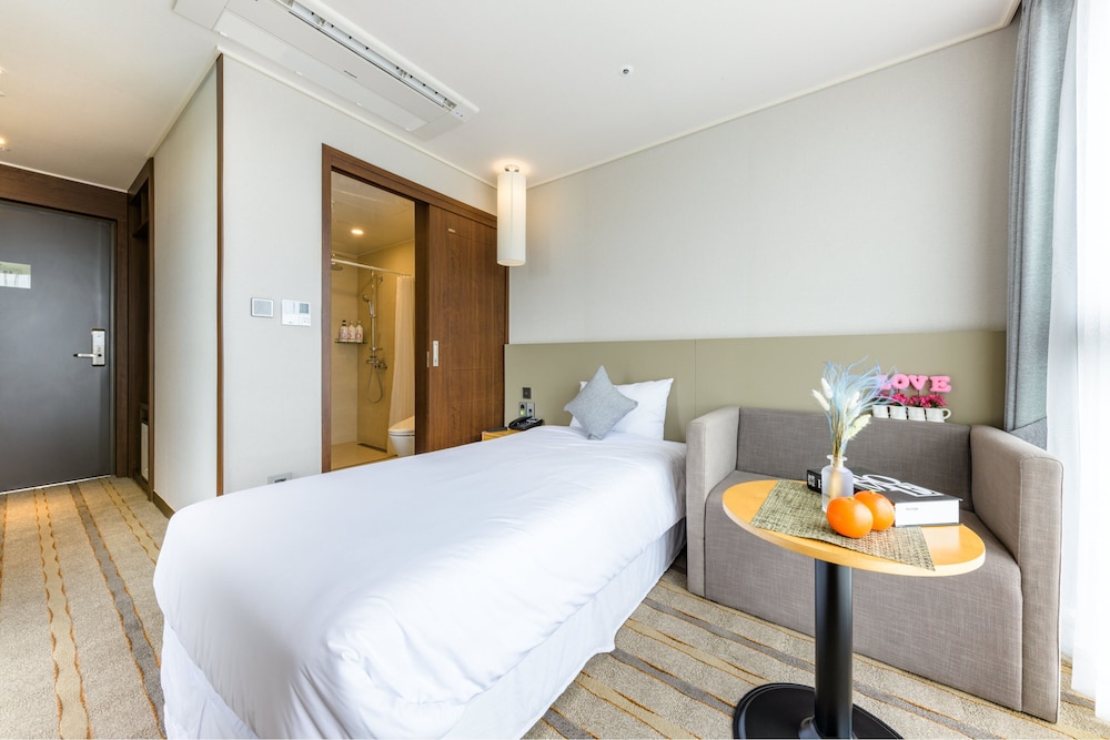 shin shin hotel cheonjiyeon