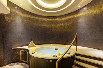 ezdan palace hotel