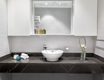 staybridge suites doha lusail an ihg hotel