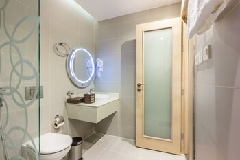 ewaa express hotel al hamra