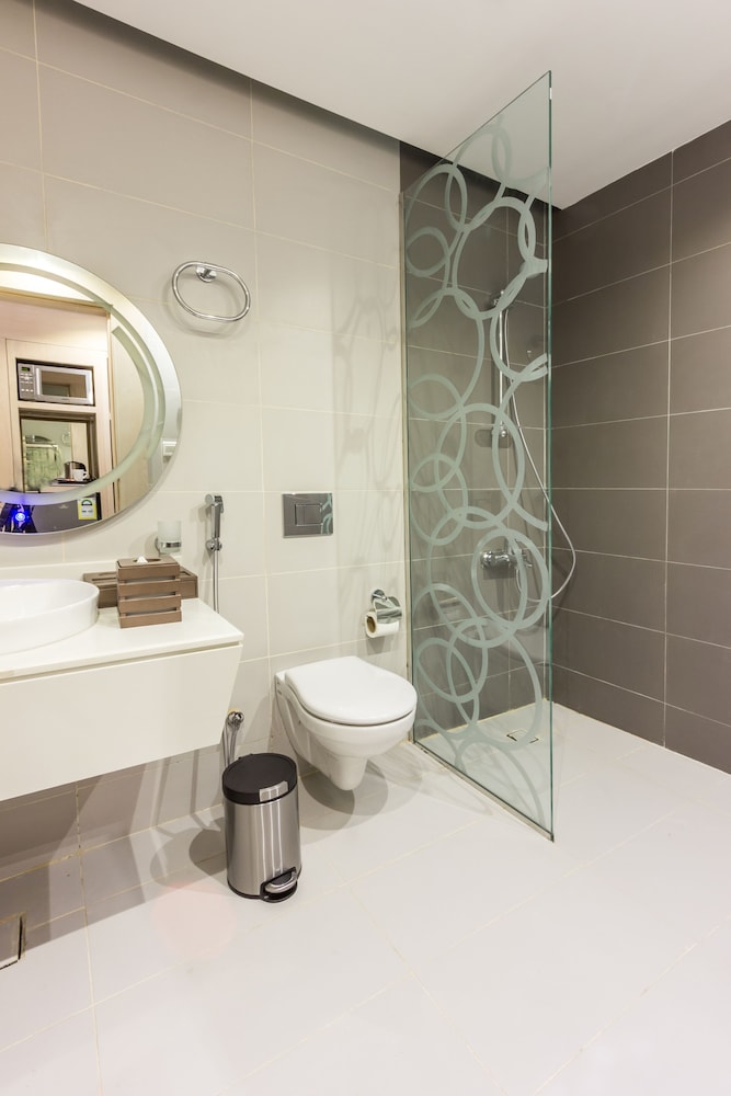 ewaa express hotel al hamra