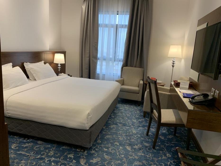 zaha al munawara hotel