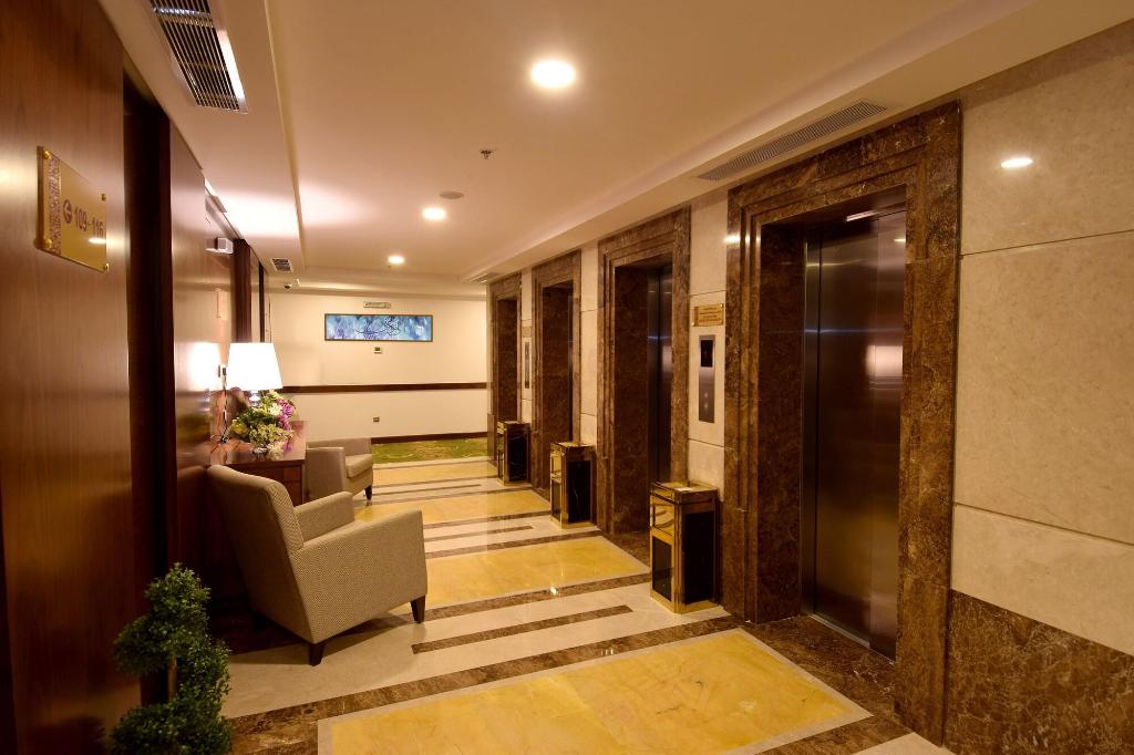 zaha al munawara hotel