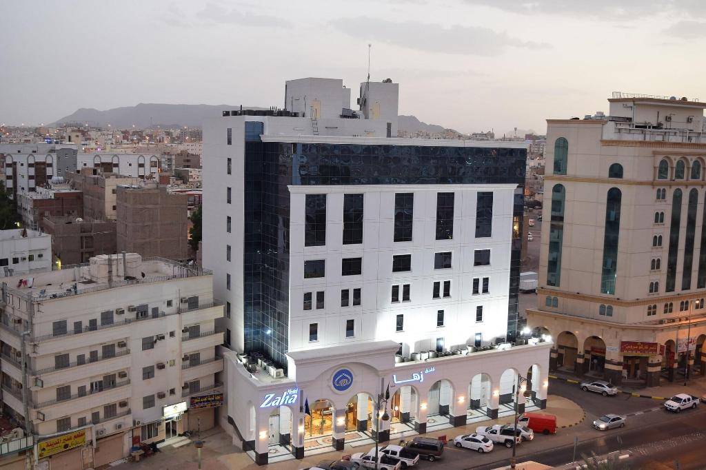 zaha al munawara hotel