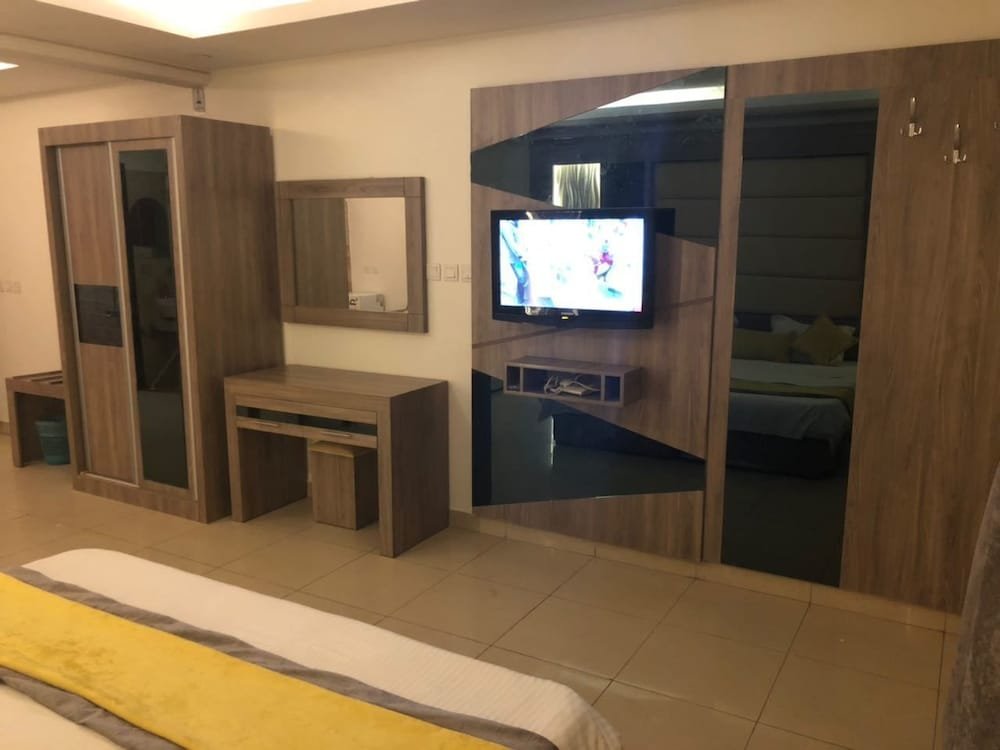 al makan 107 hotel by al azmy
