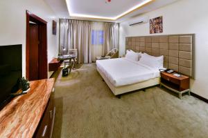 golden dune hotel turaif