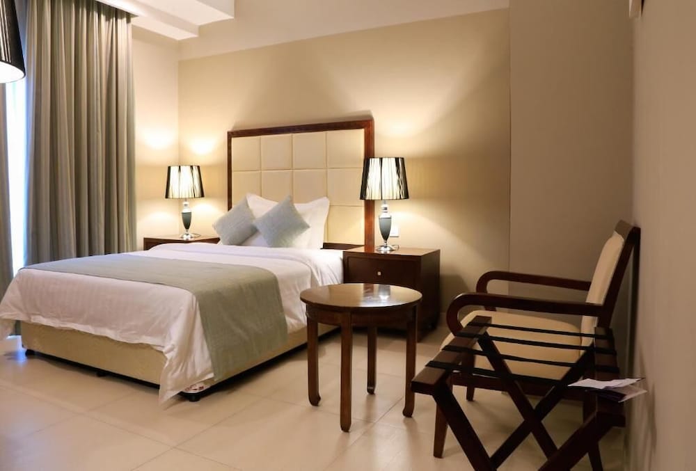 muscat inn hotel