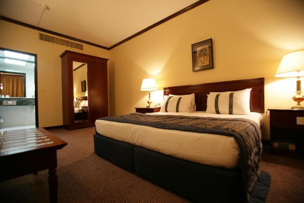 j5 hotels bur dubai