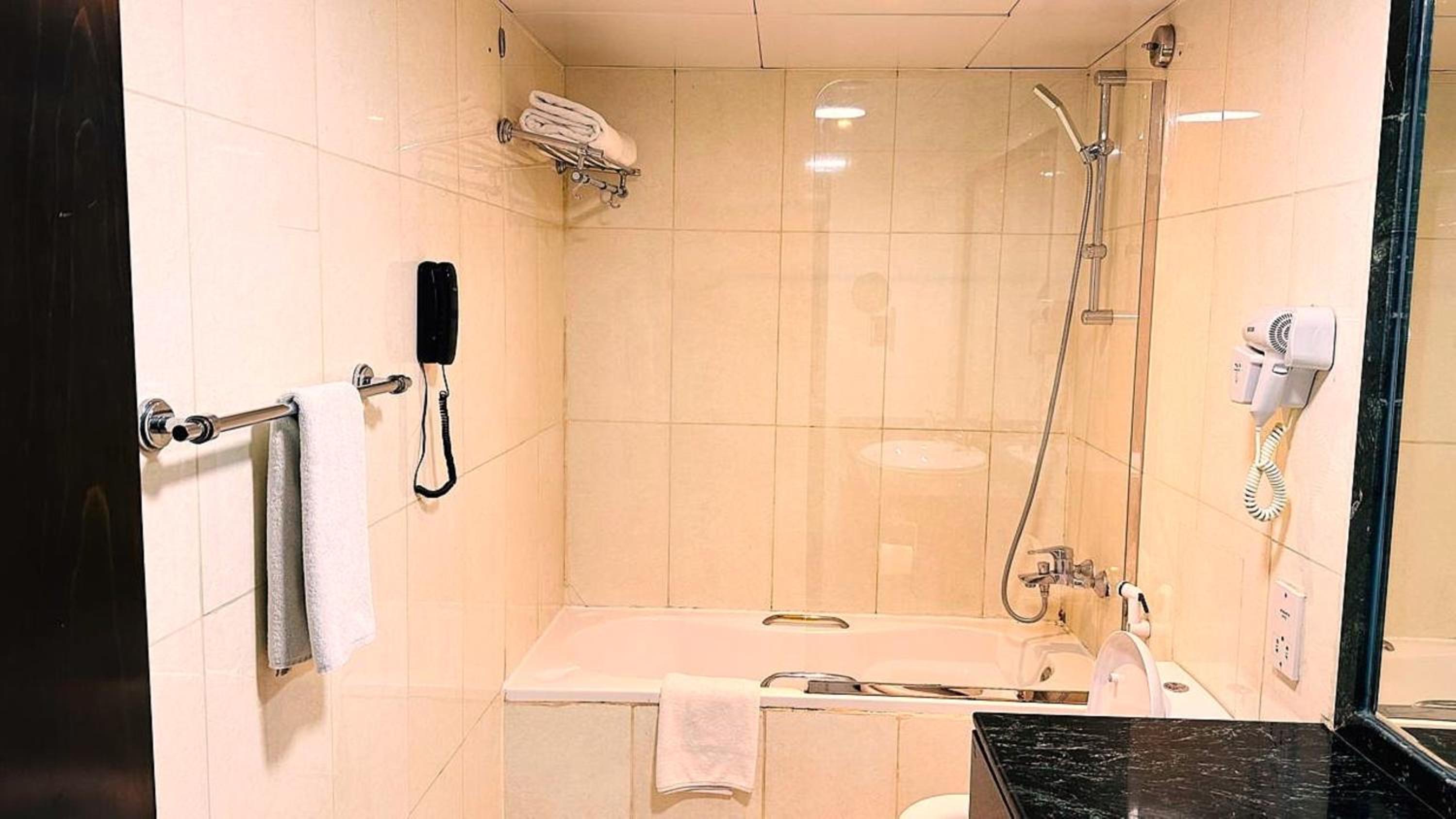 j5 hotels bur dubai