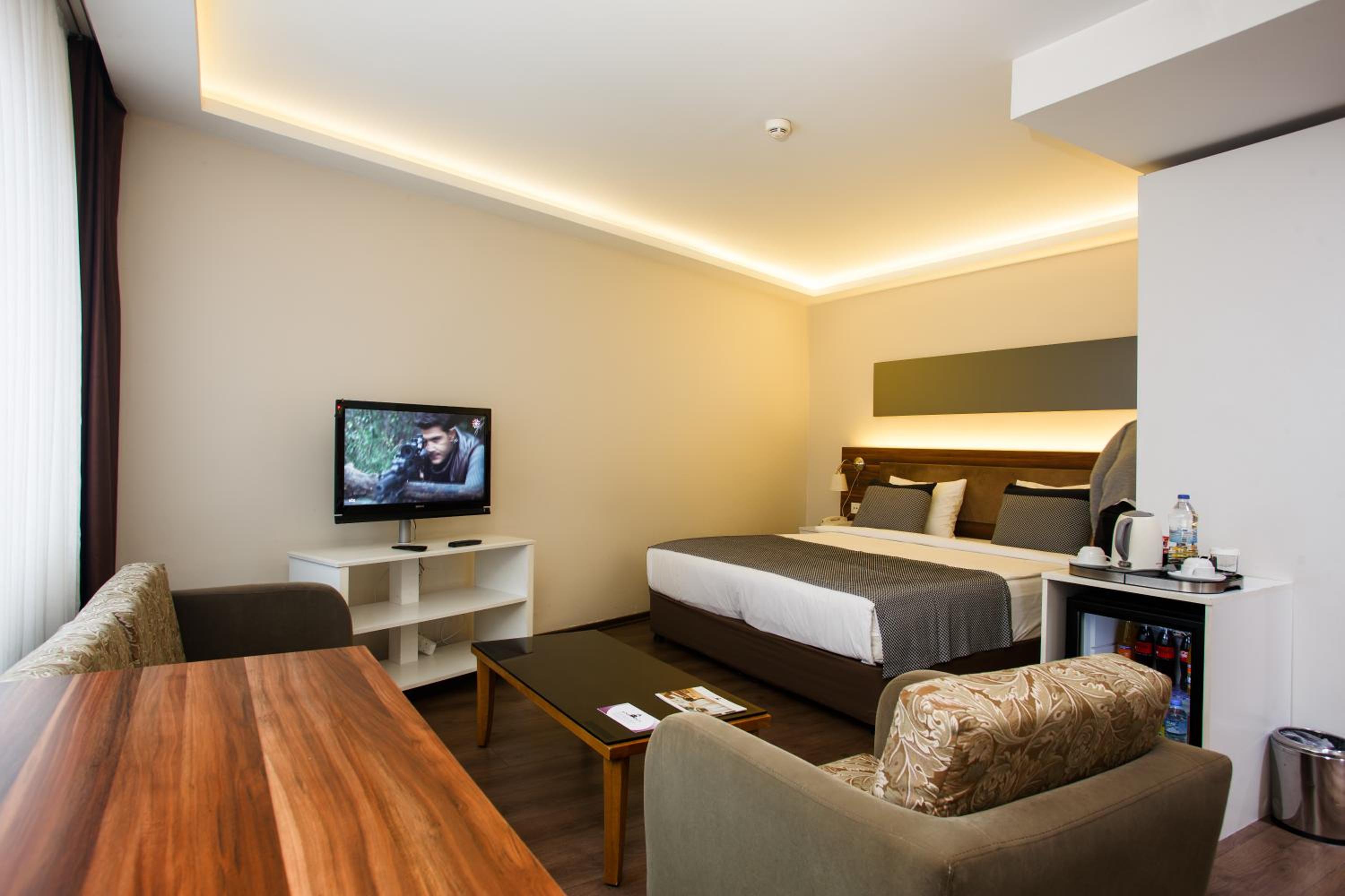 j5 hotels bur dubai