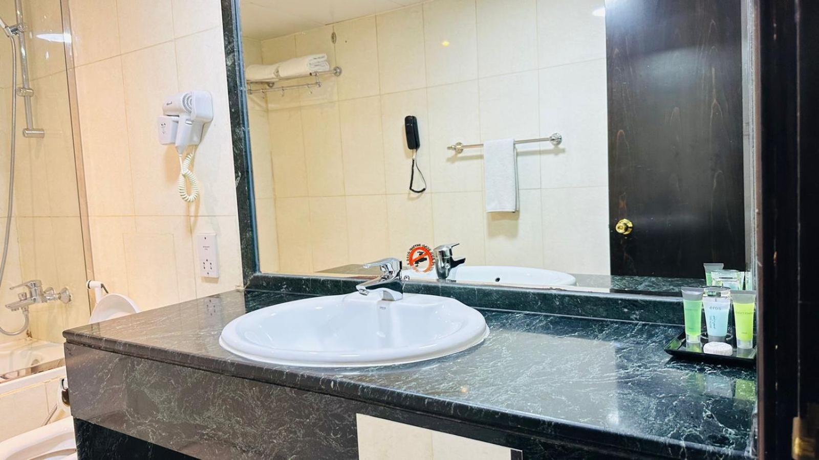 j5 hotels bur dubai