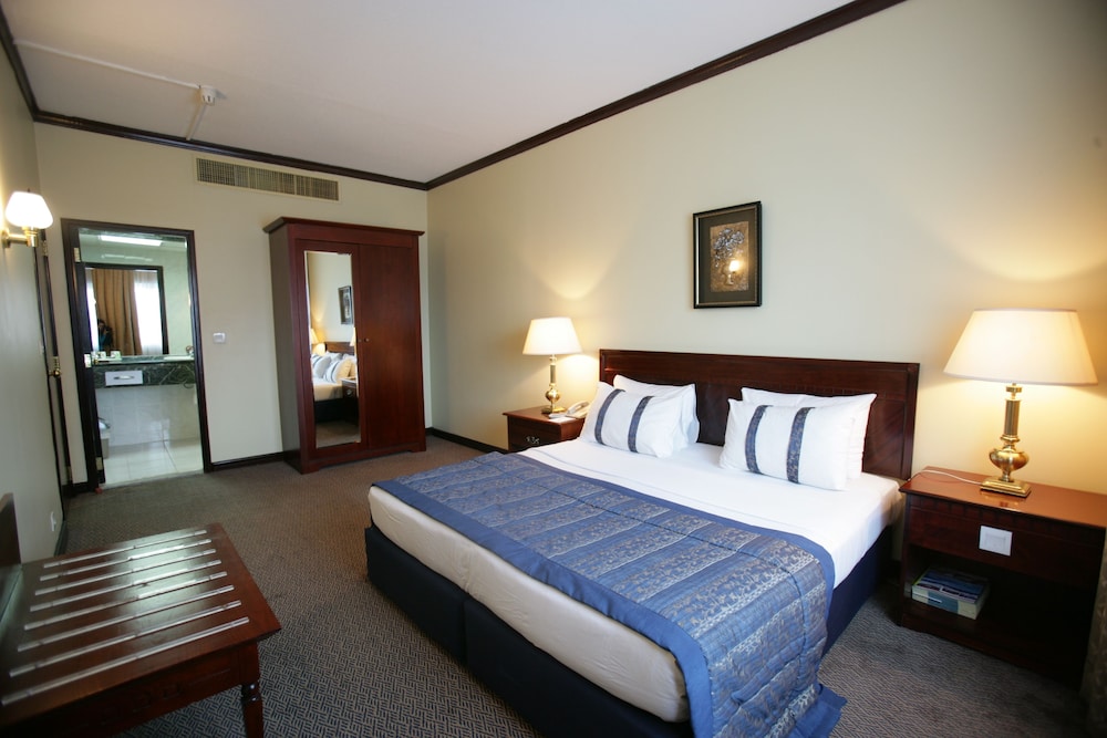 j5 hotels bur dubai