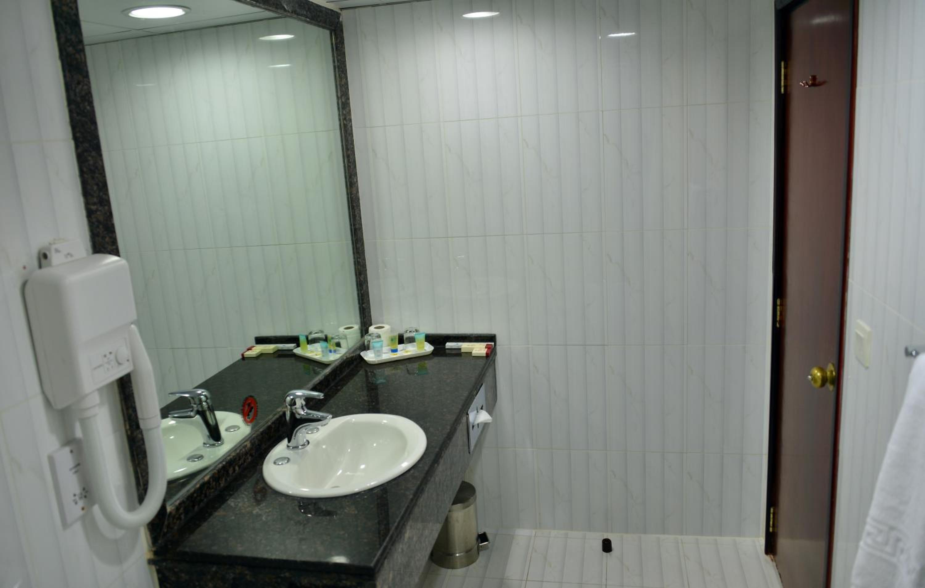 j5 hotels bur dubai