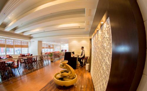 j5 hotels bur dubai