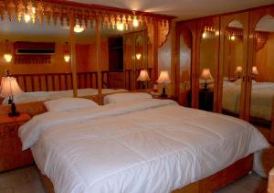 kuwait palace hotel apartments