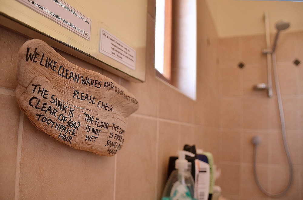 salty jackal backpackers and surf camp