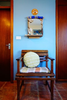 salty jackal backpackers and surf camp