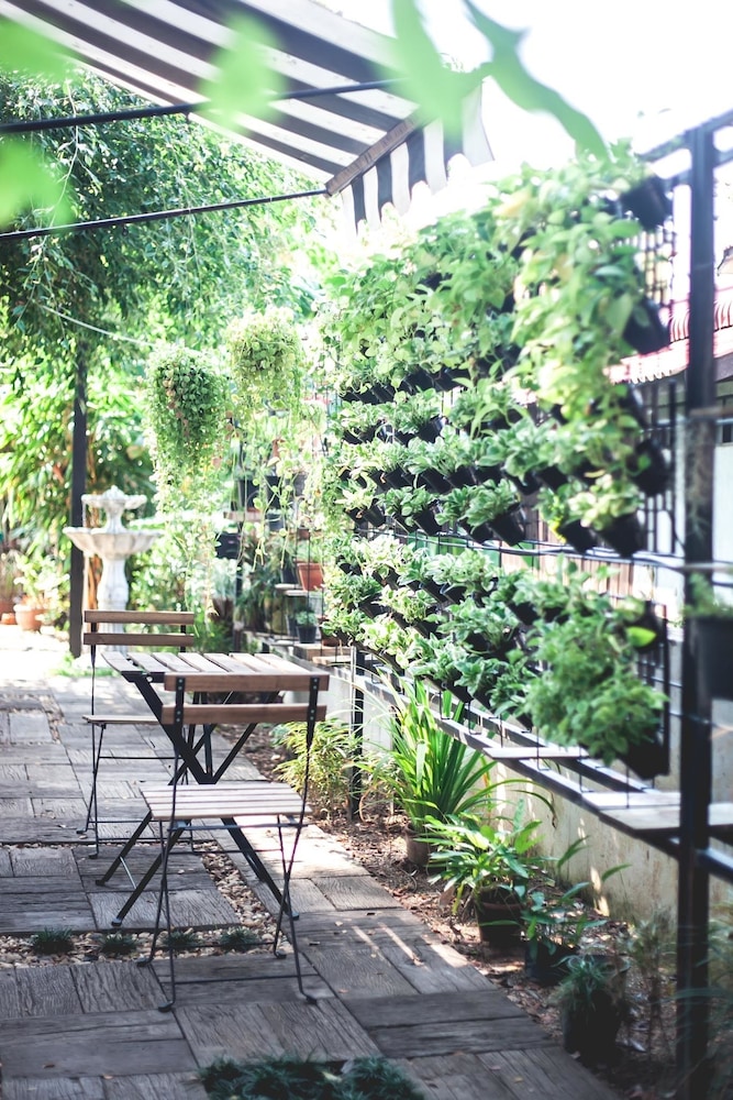 hug inn phrae
