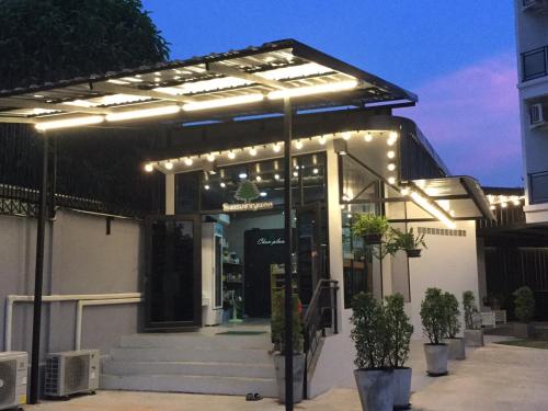 chan place hotel