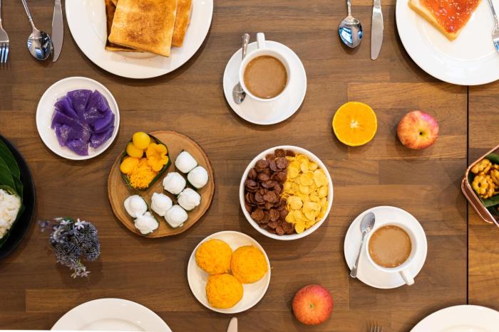 warm window silom hostel