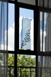 warm window silom hostel