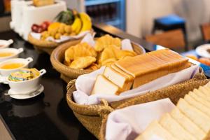 warm window silom hostel