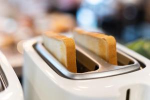 warm window silom hostel