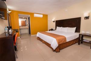 el camino hotel and suites