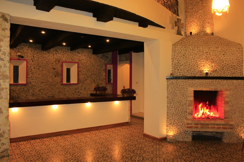 hotel atzalan