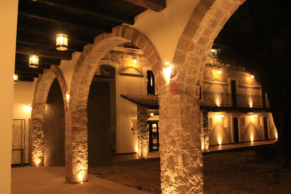 hotel atzalan