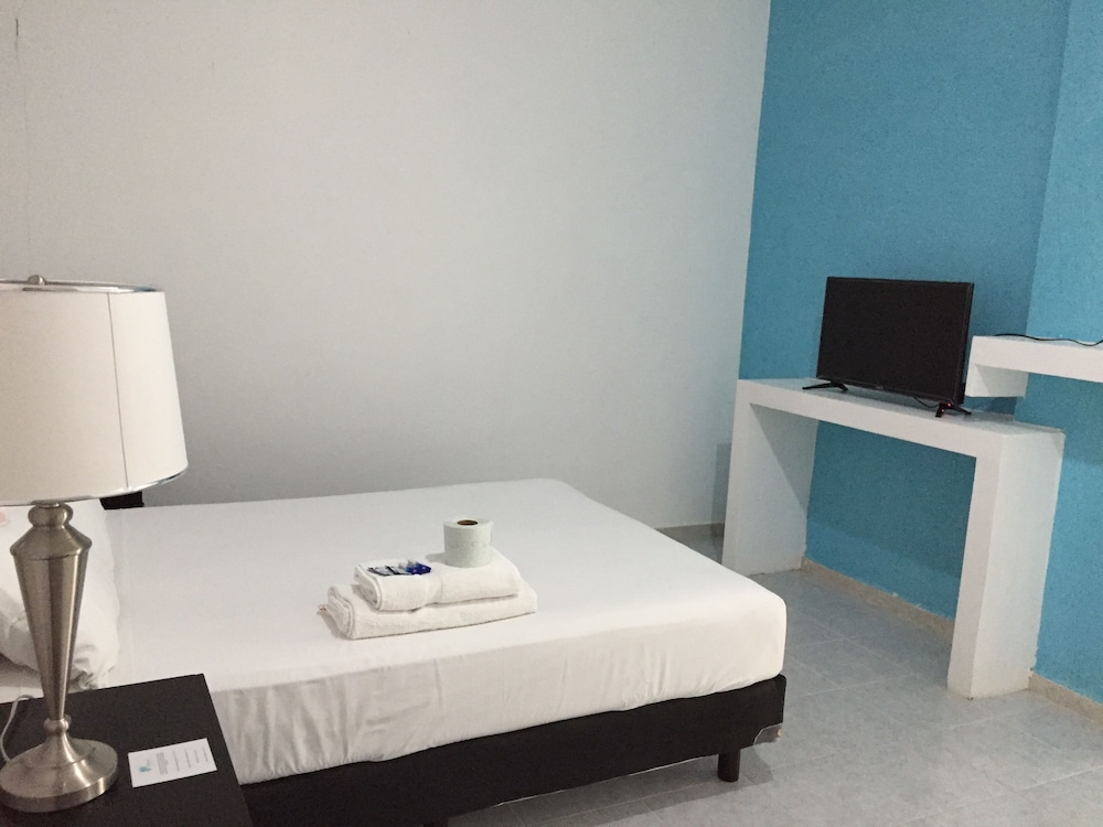 hotel awazul bacalar