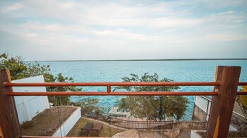 hotel awazul bacalar