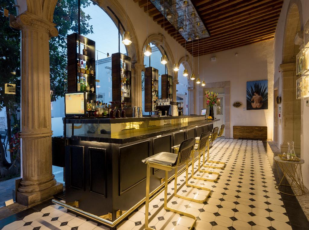 central hotel boutique