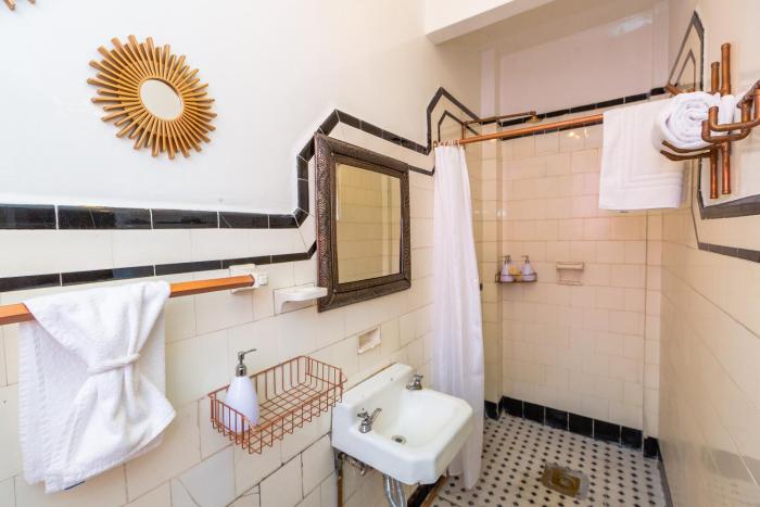 mala vecindad beer hotel