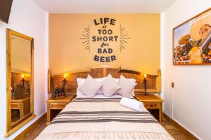 mala vecindad beer hotel