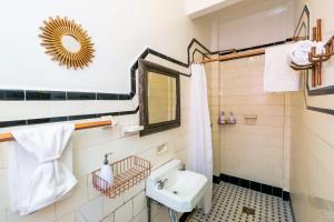 mala vecindad beer hotel