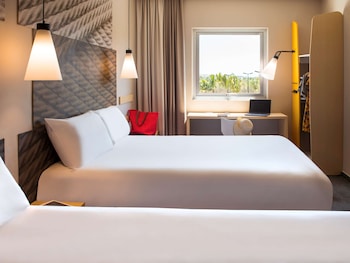 ibis mazatlan marina