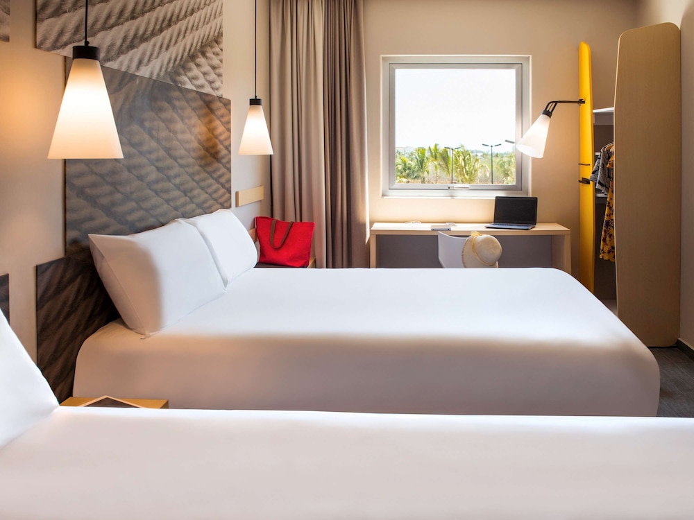 ibis mazatlan marina