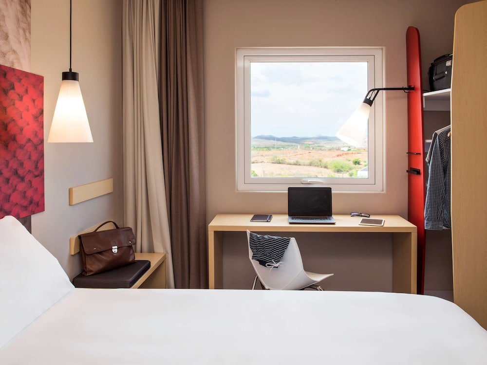 ibis mazatlan marina