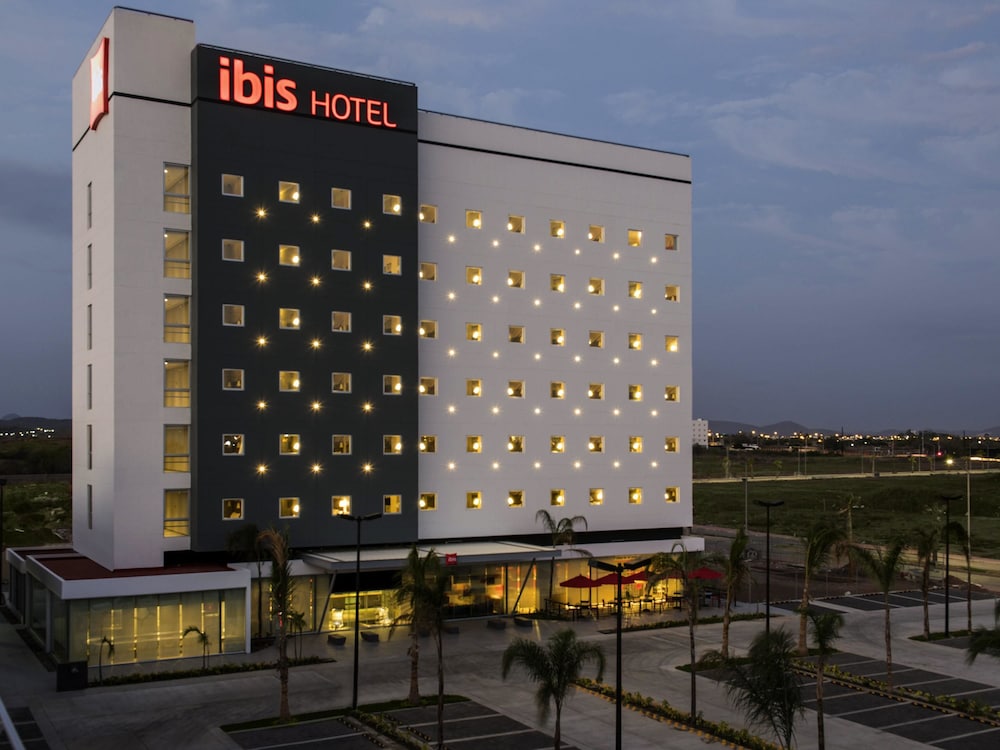 ibis mazatlan marina