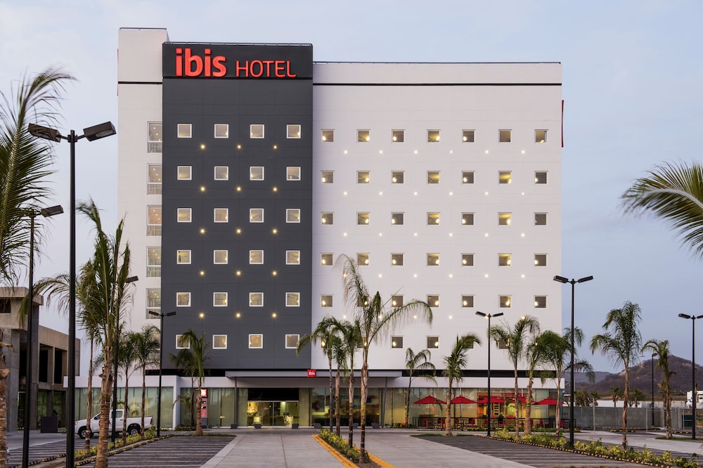 ibis mazatlan marina