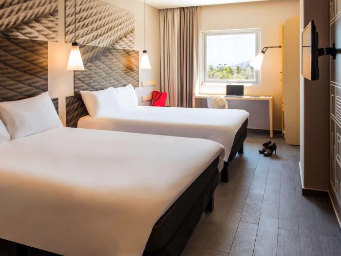 ibis mazatlan marina