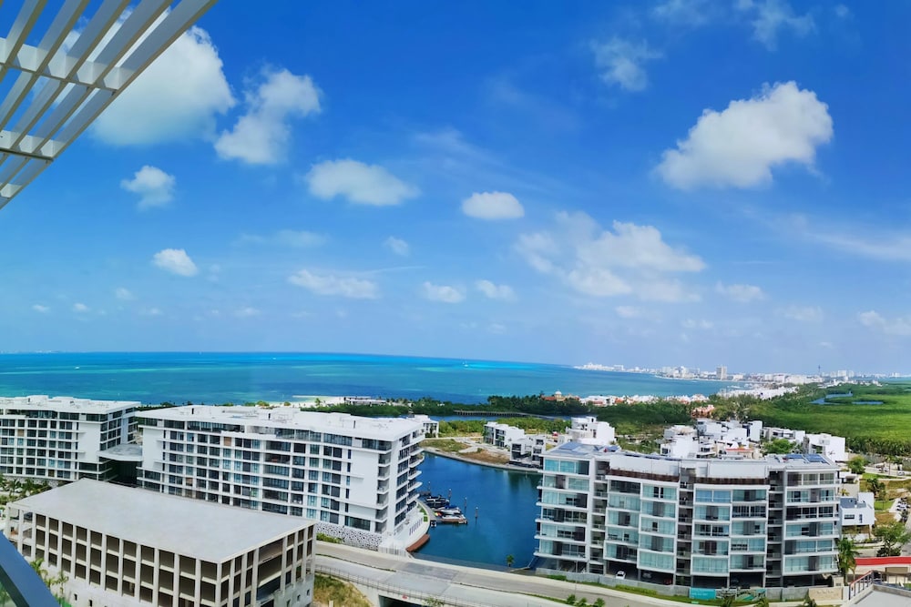 renaissance cancun resort and marina