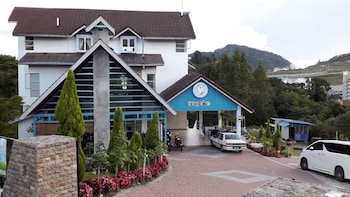 dear dino villa cameron highlands