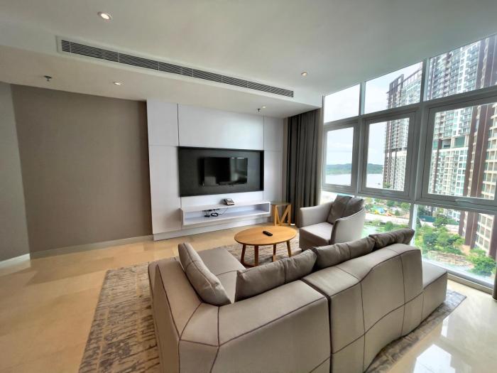 fraser place puteri harbour